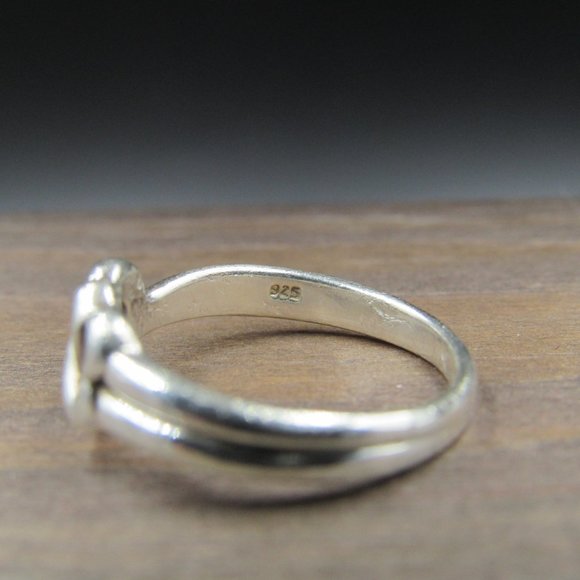 Size 5.75 Sterling Silver Interlocked Hearts Band - Picture 3 of 6